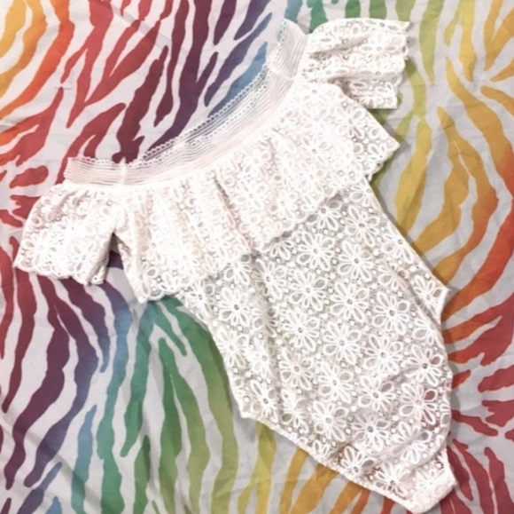 Victoria's Secret White Lace Chemise with Ruffle Bodysuit Size m - Picture 6 of 12